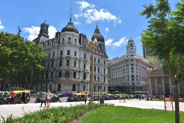 Zicht Verkeer Mensen Straat Van Buenos Aires — Stockfoto