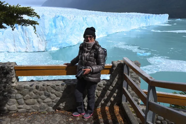 Turismo Mirando Glaciar Perito Moreno —  Fotos de Stock