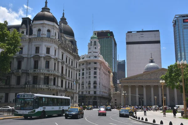 Zicht Verkeer Mensen Straat Van Buenos Aires — Stockfoto