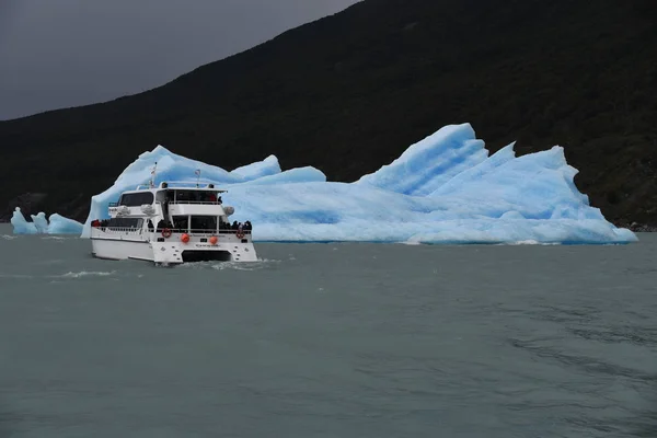 Vista Del Paisaje Patagónico Cerca Del Lago Argentino — Foto de Stock