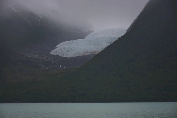 Vista Del Paisaje Patagónico Cerca Del Lago Argentino — Foto de Stock