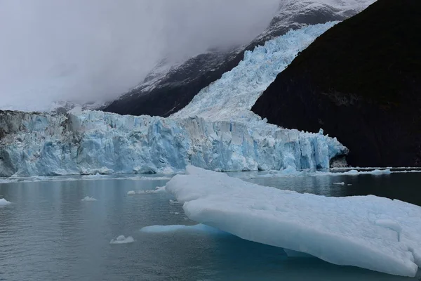 Vista Del Glaciar Spegazzini Desde Lago Argentino Patagonia Argentina —  Fotos de Stock