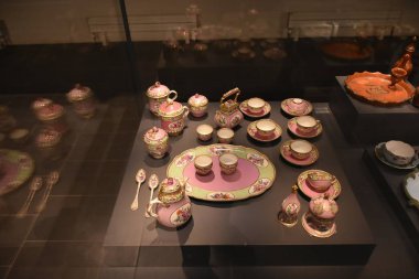 İstanbul Topkapı Sarayı'nı ziyaret eden turistler