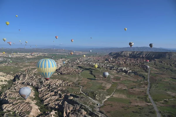 Vista Panoramica Del Paesaggio Roccioso Insolito Cappadocia Turchia Palloni Aerostatici — Foto Stock