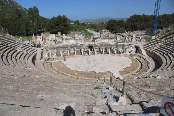 Die Ruinen Der Antiken Stadt Von Ephesus Das Bibliotheksgebäude Von — Stockfoto