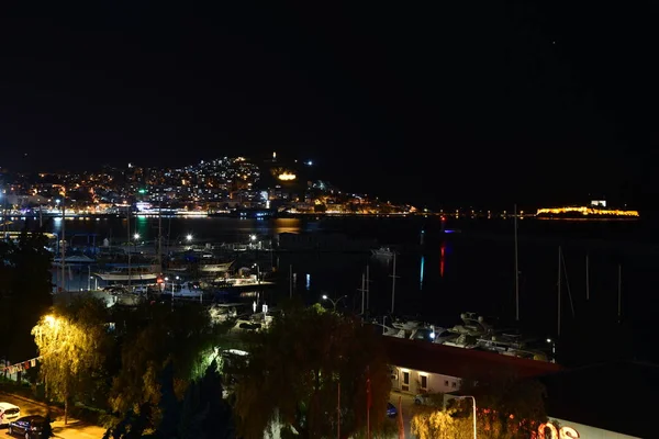 Vista Para Rua Centro Kusadasi Com Pessoas Caminhando — Fotografia de Stock