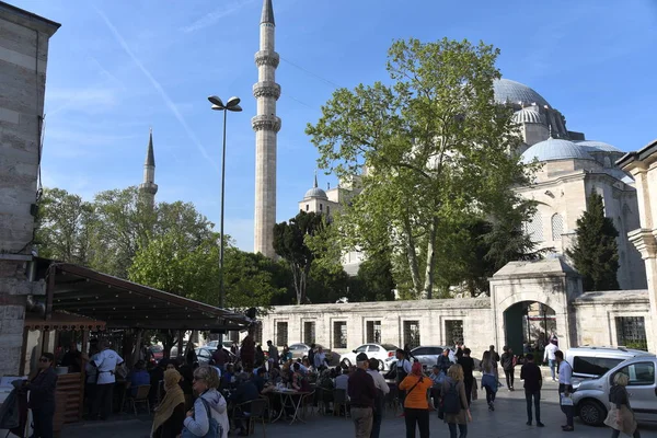 Turistas Caminhando Pátio Mesquita Sultan Ahmet Camii Também Conhecida Como — Fotografia de Stock