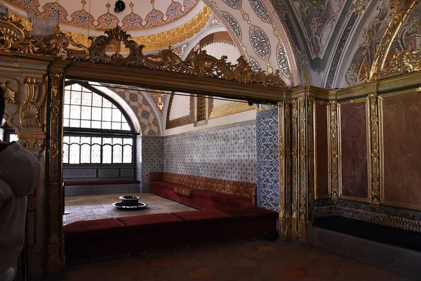 Touristen Besuchen Topkapi Palast Istanbul — Stockfoto