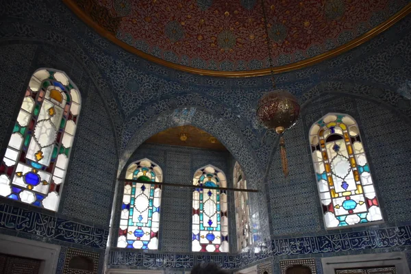 Turistas Que Visitam Palácio Topkapi Istambul — Fotografia de Stock