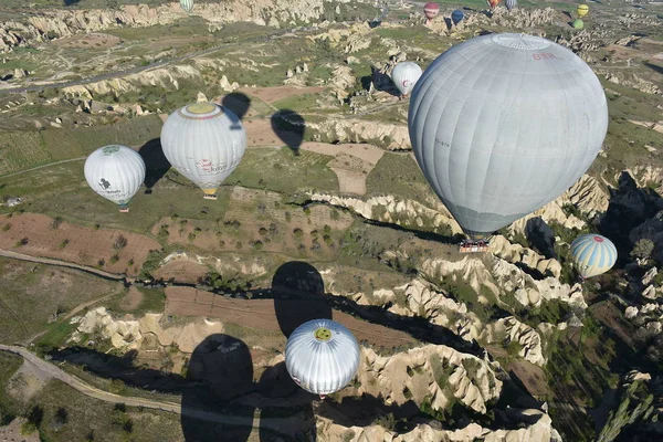 Vista Panorámica Del Inusual Paisaje Rocoso Capadocia Turquía Coloridos Globos — Foto de Stock