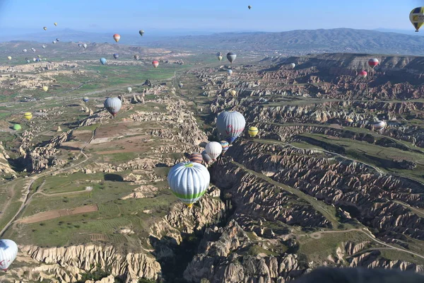 Vista Panorámica Del Inusual Paisaje Rocoso Capadocia Turquía Coloridos Globos — Foto de Stock