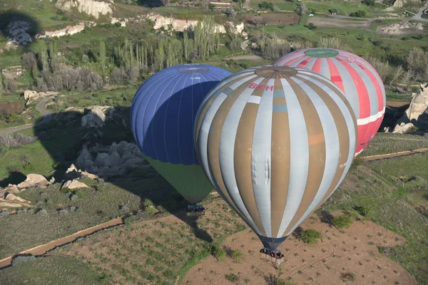 Vista Panorámica Del Inusual Paisaje Rocoso Capadocia Turquía Coloridos Globos — Foto de Stock