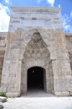 kemerli ve sütunlarda Sultanhani Kervansarayı İpek yolu, Türkiye'ye yansımaları