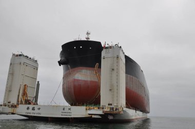 Tanker Yüzer kuru Rıhtım 