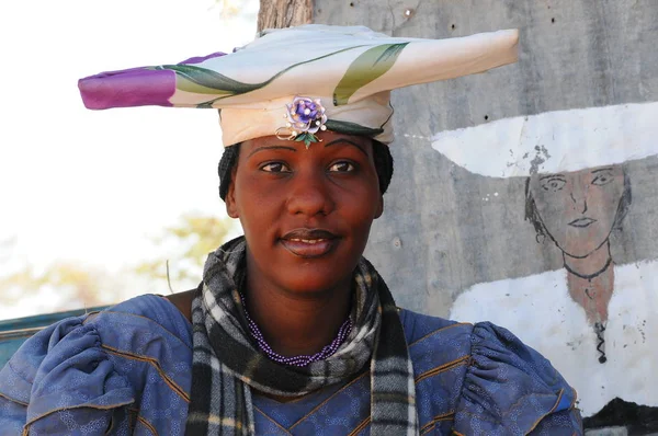 Porträt Der Herero Frauen Auf Der Straße Des Dorfes — Stockfoto