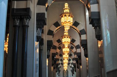Sultan Qaboos Ulu Camii'nin iç görünümü