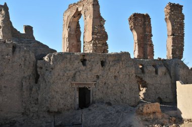 İbra 'nın antik kalıntılarına bak, Umman.