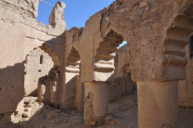 İbra 'nın antik kalıntılarına bak, Umman.