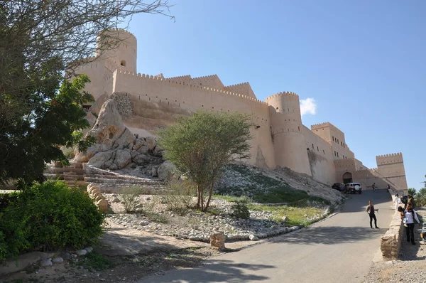 Tourists Visiting Nakhal Fort Oman — Stock Photo, Image