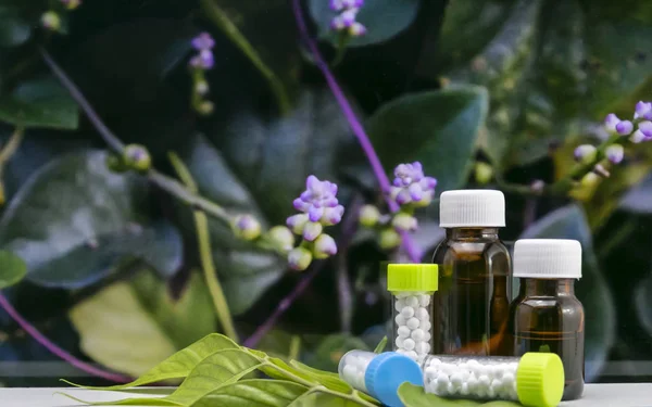 Close View Homeopathic Medicine Liquid Bottles Globule Sugar Ball Pills — Stock Photo, Image