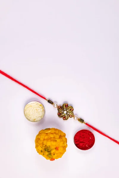 Konsep Festival India Rakhi Yang Elegan Dengan Biji Bijian Padi — Stok Foto