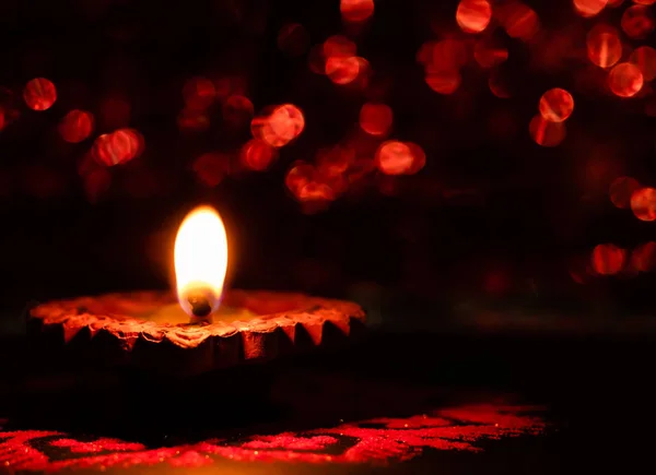 Όμορφη Bokeh Του Κόκκινα Φώτα Μια Diya Erthen Λάμπα Terracotta — Φωτογραφία Αρχείου