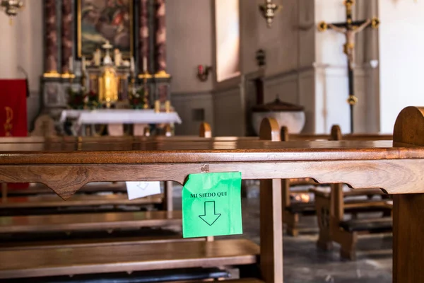 Sit Here Social Distancing Churches Time Coronavirus — Stock Photo, Image