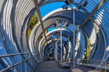 Arganzuela ayak köprüden Manzanares river Park Madrid Rio, İspanya