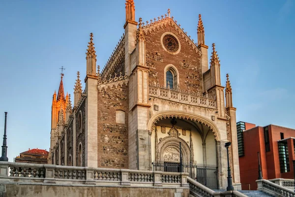 Iglesia de San Jerónimo el Real - Católico Romano cerca del Museo del Prado en el centro de Madrid, España — Foto de Stock