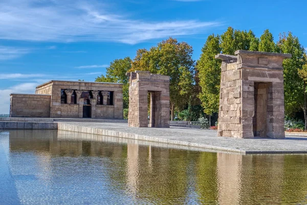 Antiguo Templo Egipcio de Debod en el Parque del Oeste, Madrid, Turismo de España — Foto de Stock
