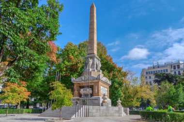 Plaza la Lealtad ve Fallen için Madrid İspanya (Monumento los Caidos por Espana) Anıtı