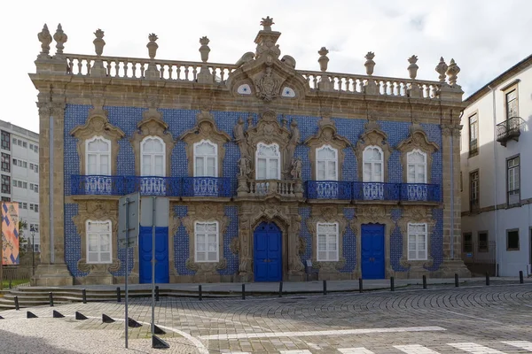 A fachada do Palácio do Raio em Braga, Portugal — Fotografia de Stock