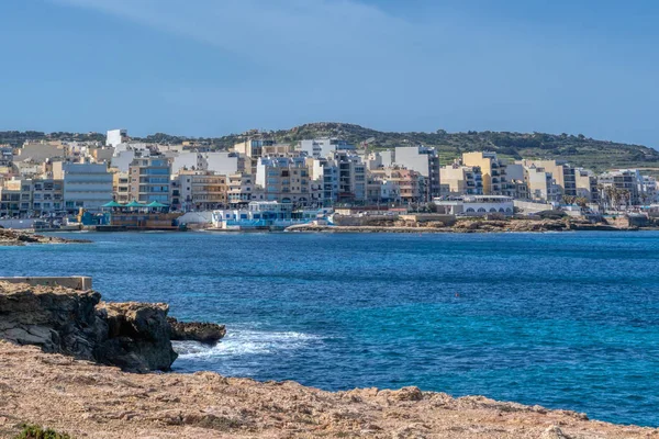 Популярный туристический курорт Бугибба, Мальта — стоковое фото