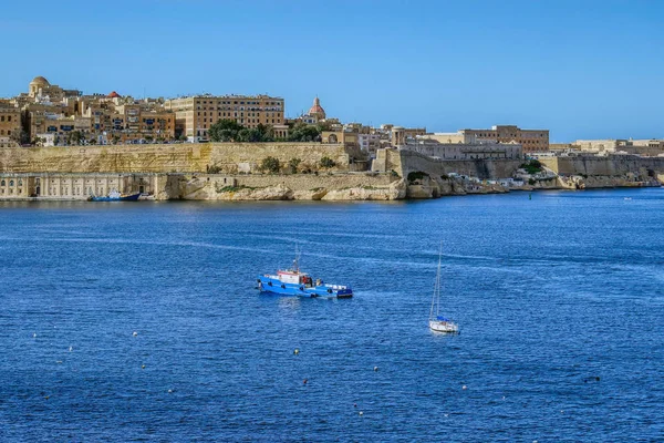 Вид на Гранд-Харбор и город Вальехо, Мальта — стоковое фото