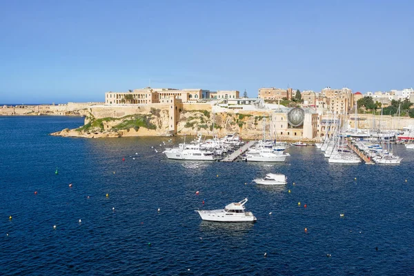Вид на Калкару и Гранд-Харбур из Бирмингема (штат Витториа), Мальта — стоковое фото