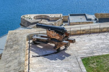 Valletta, Malta'daki silah bataryasından görünüm