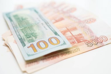 Dolar ve ruble. İş konsepti.