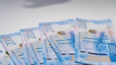 Rublesi. Para. Bill 5000. Bill 2000. Para. Para sayma