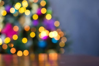 Noel ağacının soyut bulanık ışıkları yumuşak odak ve bulanık Bokeh Odaklı Arka plan Renkli çelenk