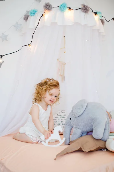 Cute Little Girl Sitting Children Room Playing Toys Little Preschool — Stock Photo, Image