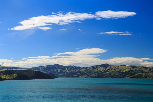 Banks Peninsula Nova Zelândia Colinas Torno Das Águas Azuis Profundas — Fotografia de Stock