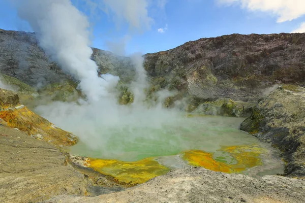 Lago Cratera White Island Nova Zelândia Fervendo Com Calor Vulcânico — Fotografia de Stock