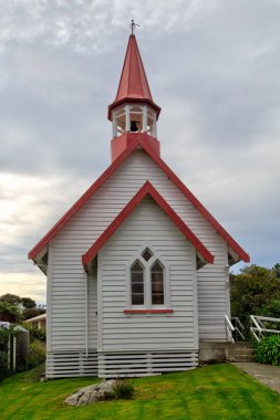 Bir tarihi Beyaz ahşap bir çan kulesi ve kilise çan kulesi. 1904 yılında inşa Oban, Stewart Island, Yeni Zelanda, Presbiteryen Kilisesi 