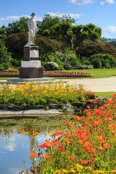 Government Gardens Parque Rotorua Nueva Zelanda Las Amapolas Crecen Alrededor — Foto de Stock