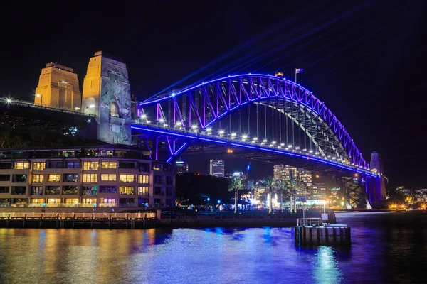 Γέφυρα Harbour Bridge Σίδνεϊ Αυστραλία Φωτισμένη Πολύχρωμο Φωτισμό Για Φεστιβάλ — Φωτογραφία Αρχείου