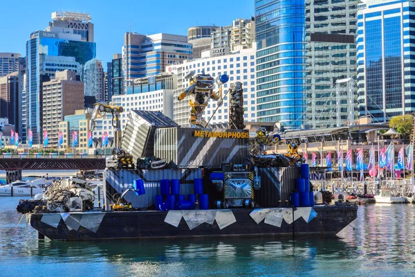 Metamorphosis Een Kunstwerk Van Een Schip Dat Door Robots Darling — Stockfoto