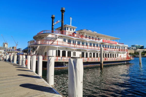 Een Grote Retro Paddle Wheel Boot Geëxploiteerd Door Sydney Showboats — Stockfoto