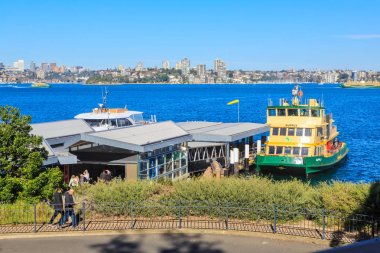 Taronga Hayvanat Bahçesi rıhtımına demirlemiş bir yolcu feribotu. Sidney, Avustralya, 28 Mayıs 2019 
