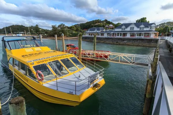 Tour Boten Vastgebonden Aan Kade Van Paihia Nieuw Zeeland Een — Stockfoto