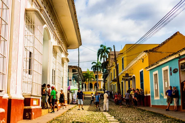 Trinidad Cuba 2019 Turisti Che Vagano Famoso Villaggio Trinidad Patrimonio — Foto Stock